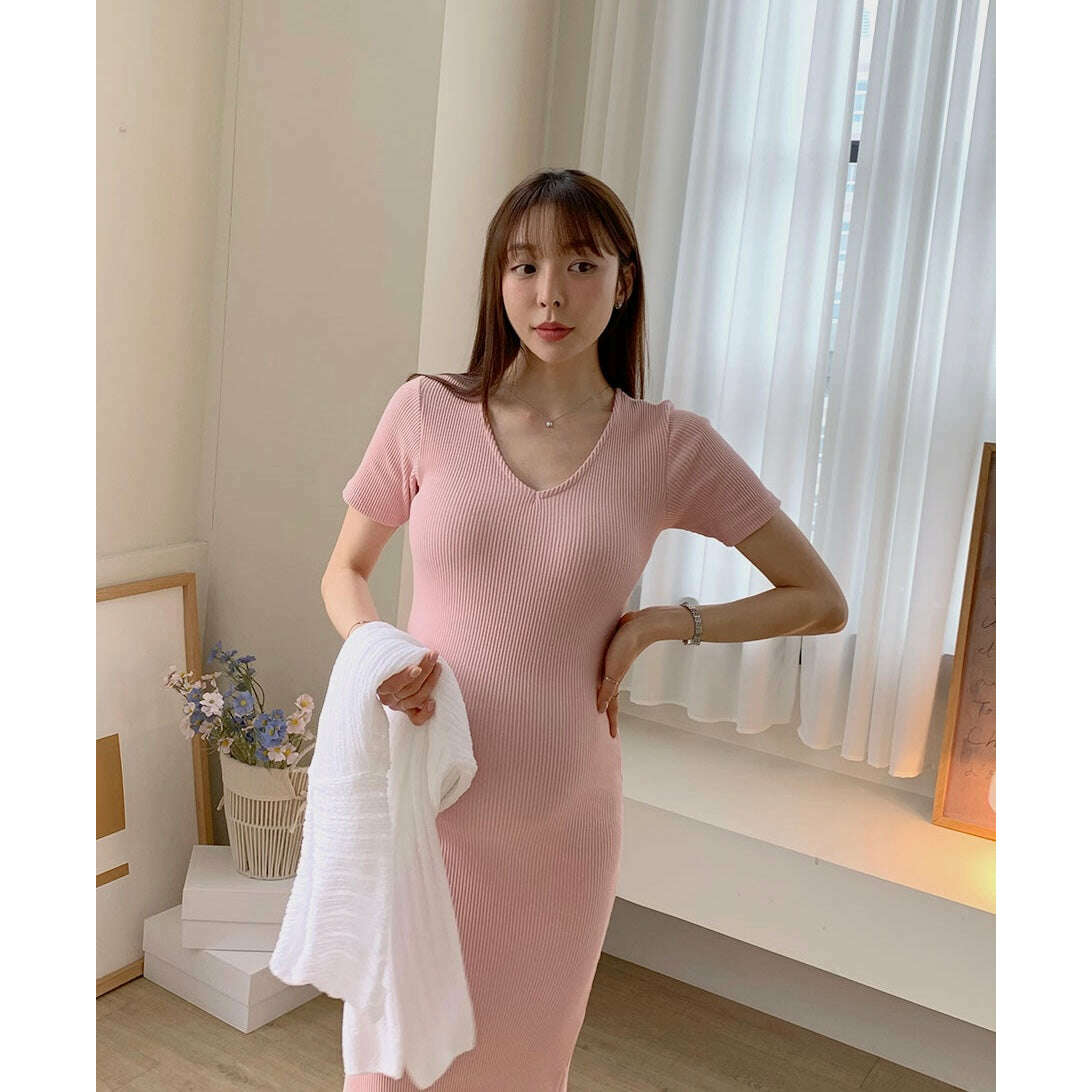 MUMMY.cc:顯瘦V領羅紋彈性裙