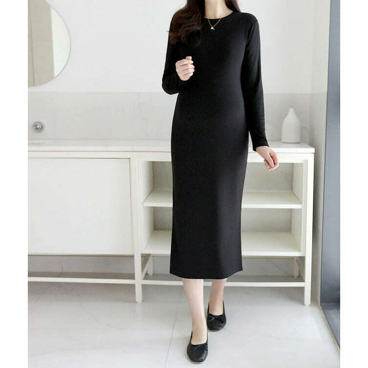 MUMMY.cc:長袖簡約修身連身裙