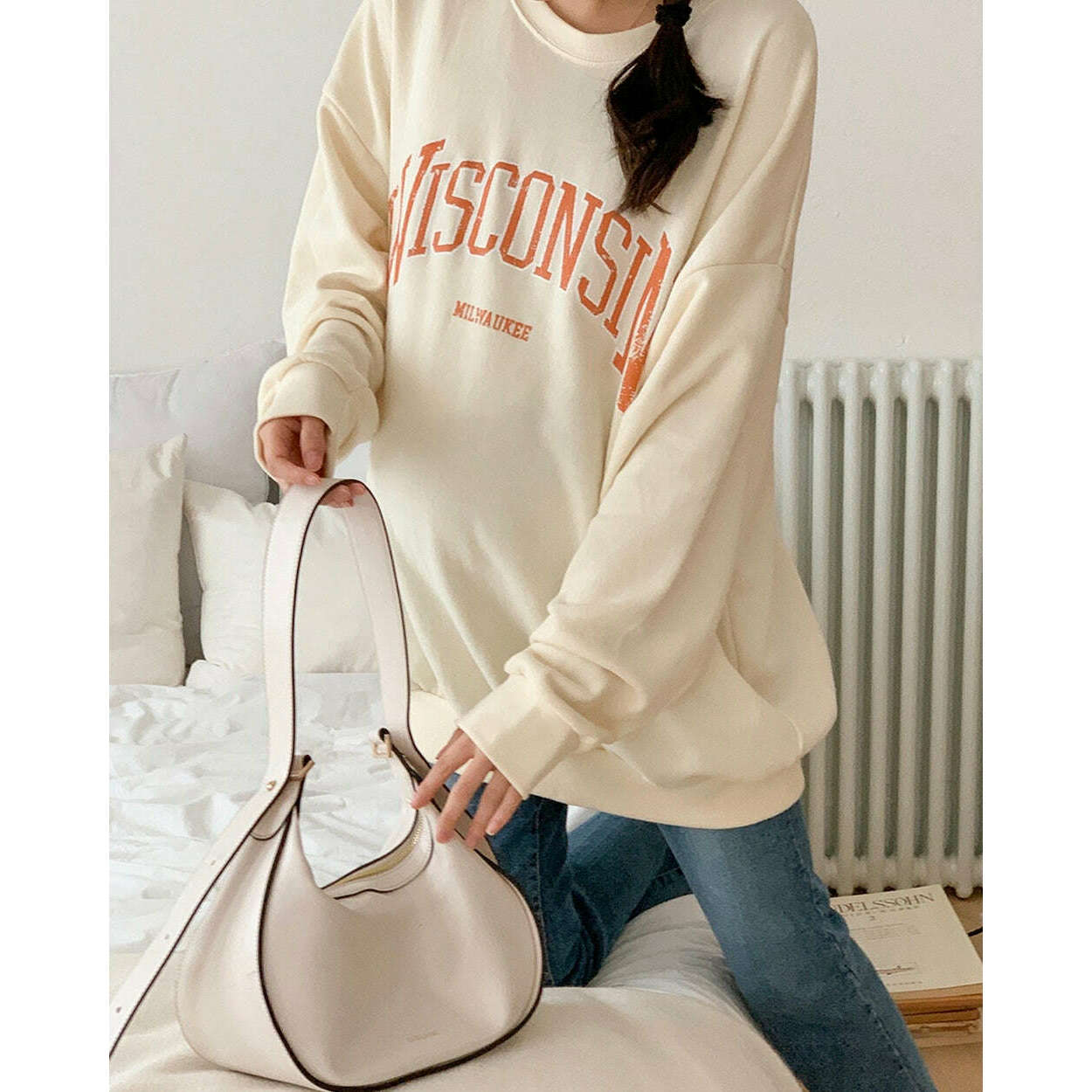 MUMMY.cc:Wisconsin loose fit sweater