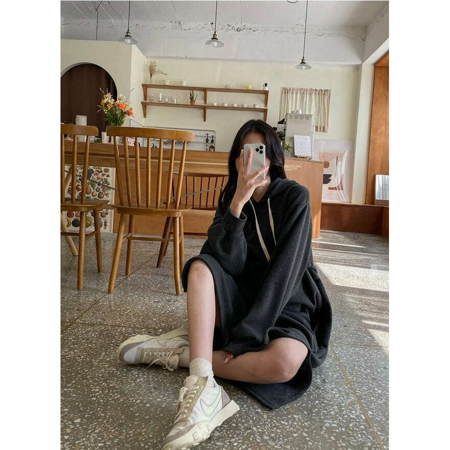 MUMMY.cc:柔軟連帽內絨連身裙