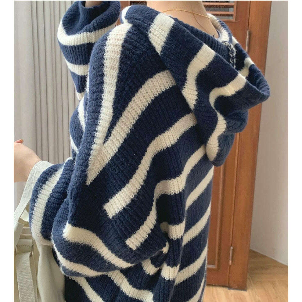 MUMMY.cc:Hood knit stripe casual one-piece