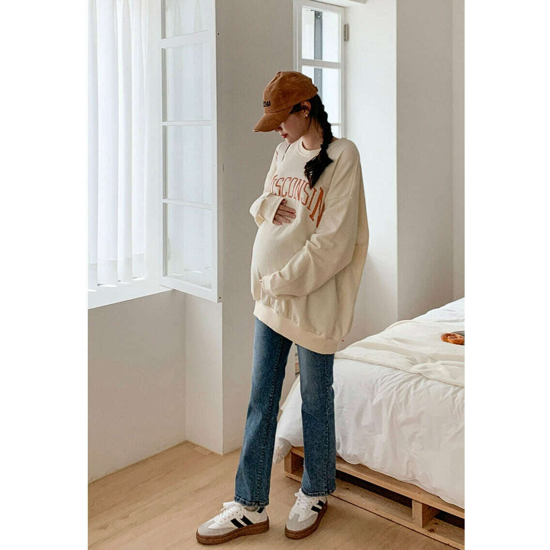 MUMMY.cc:Wisconsin loose fit sweater