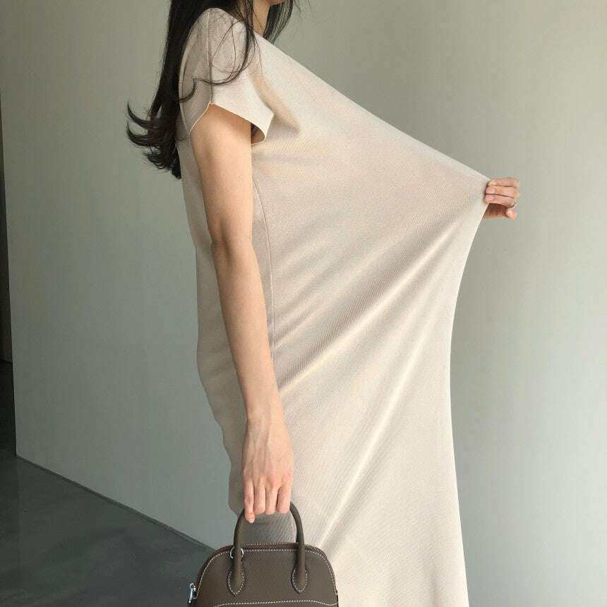 MUMMY.cc:純色圓領夏季針織側開衩連身裙