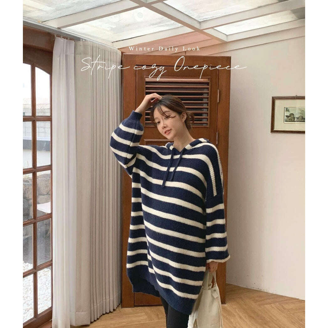 MUMMY.cc:Hood knit stripe casual one-piece