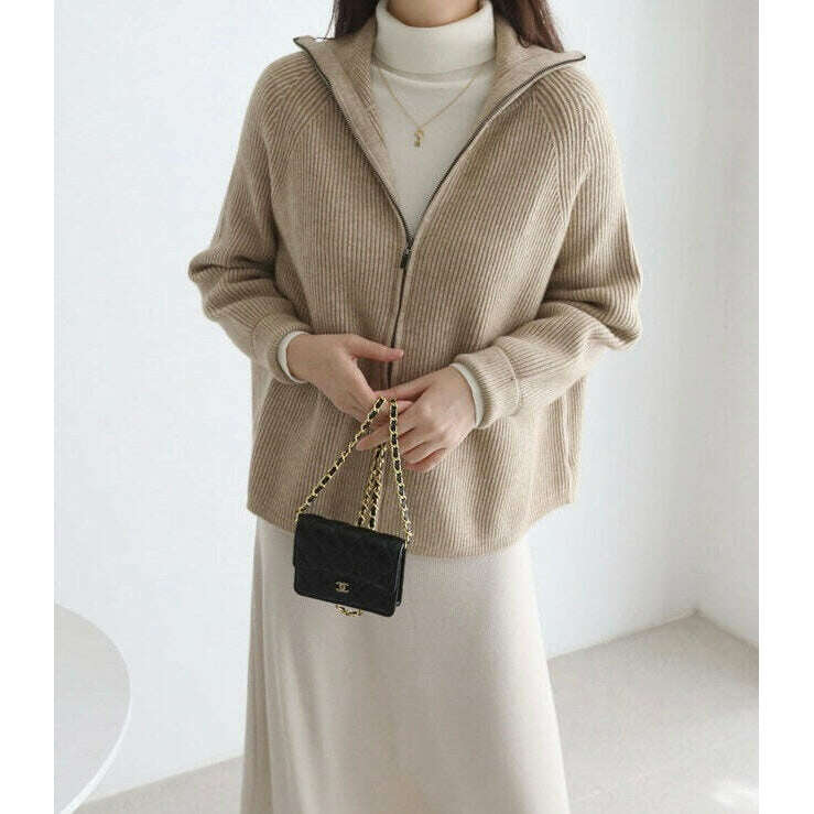 MUMMY.cc:休閒拉鍊前短後長針織外套