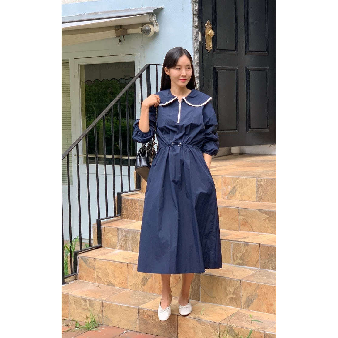 MUMMY.cc:尼龍翻圓領抽繩長袖連身裙