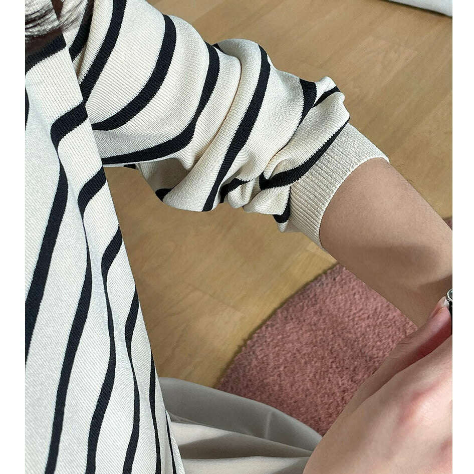 MUMMY.cc:條紋拼接假兩件連身裙