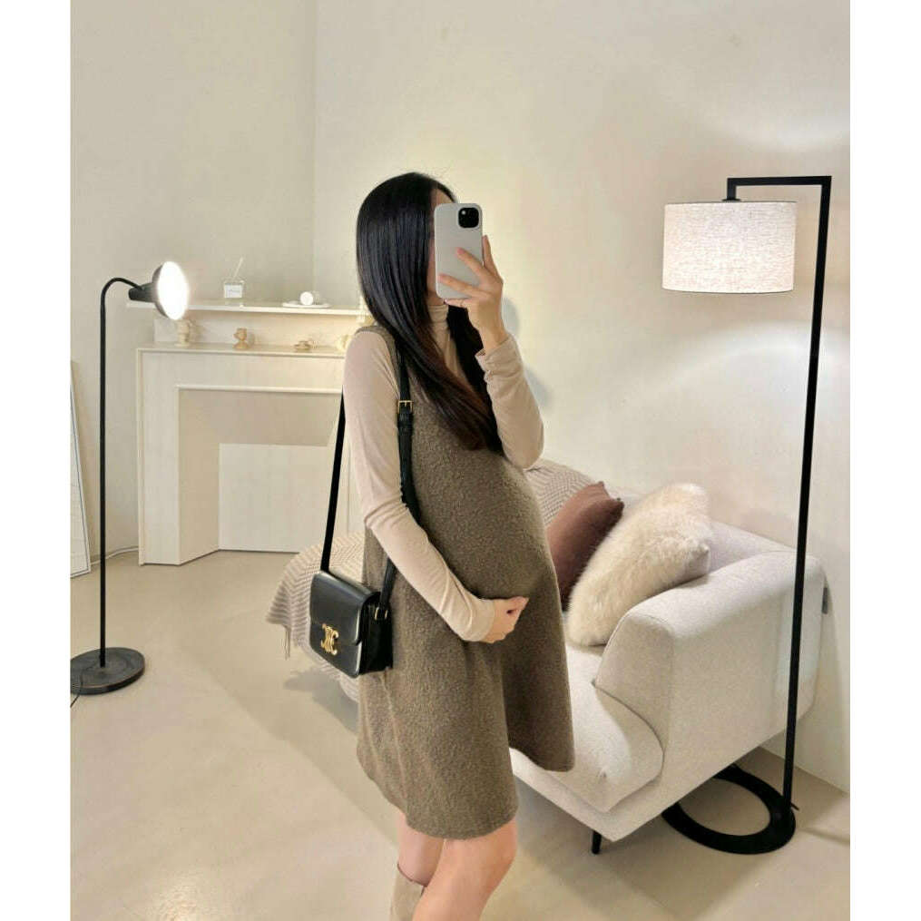 MUMMY.cc:毛呢方領吊帶背心連身短裙