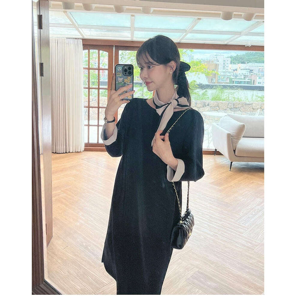 MUMMY.cc:簡約撞色帶方巾連身裙