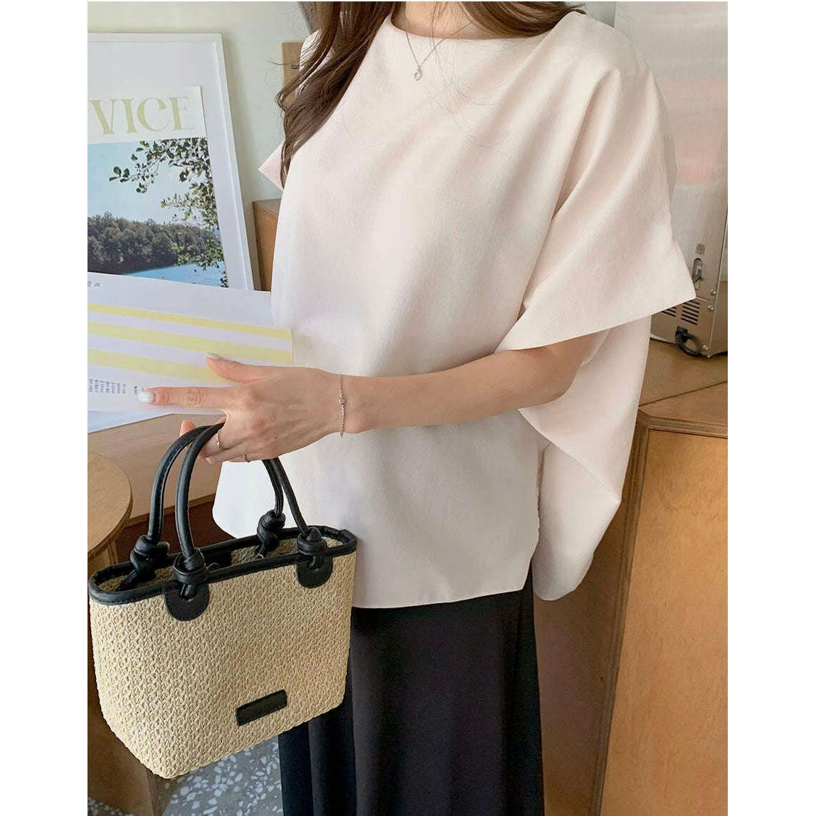 MUMMY.cc:簡約寬鬆蝙蝠袖圓領上衣