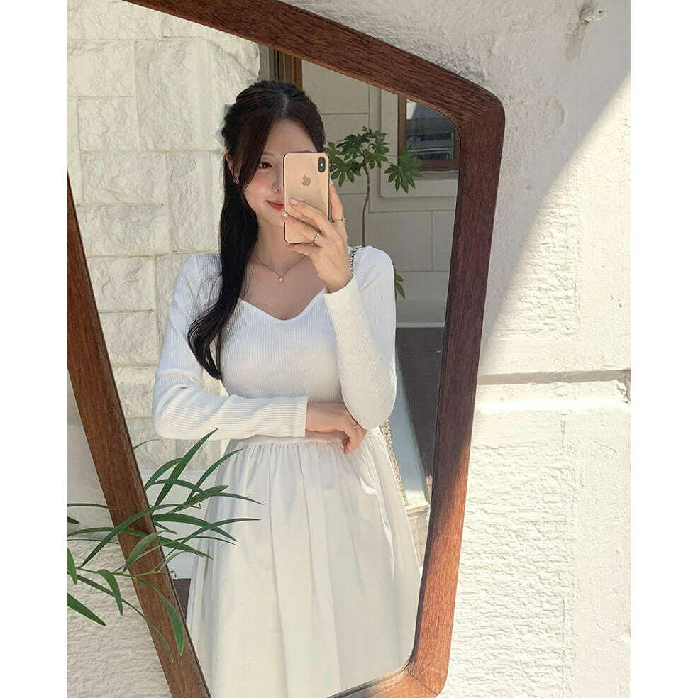 MUMMY.cc:秋季孕婦心領百搭連身裙