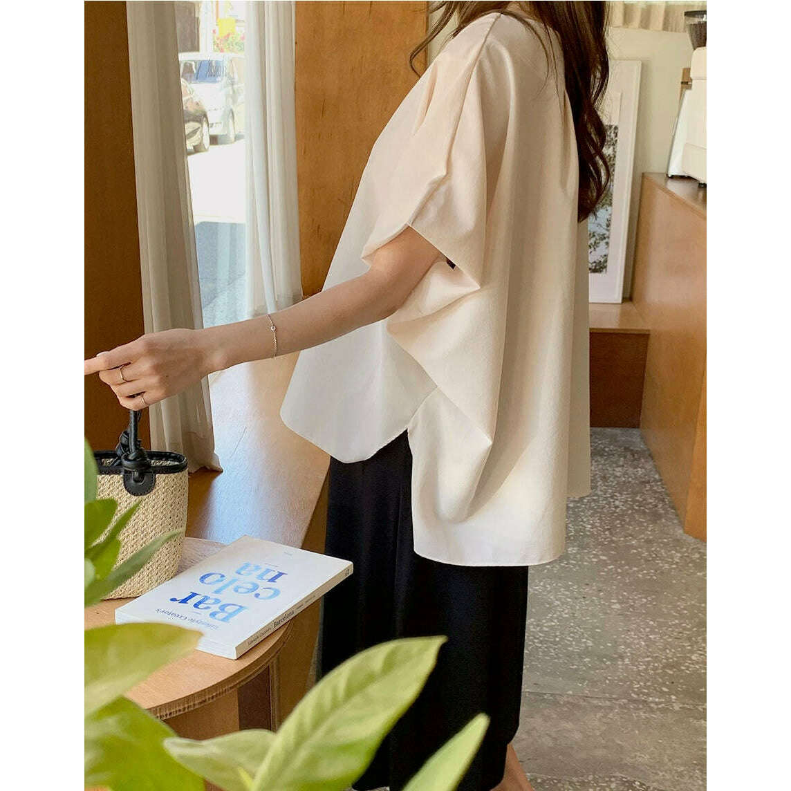 MUMMY.cc:簡約寬鬆蝙蝠袖圓領上衣