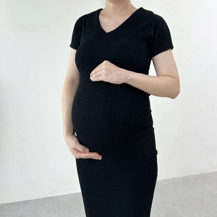 MUMMY.cc:短袖彈性V領修身連身裙