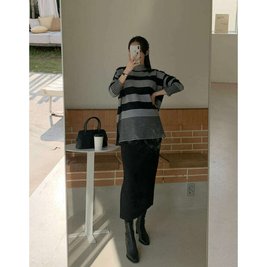 MUMMY.cc:孕婦中長兩側開衩半截裙