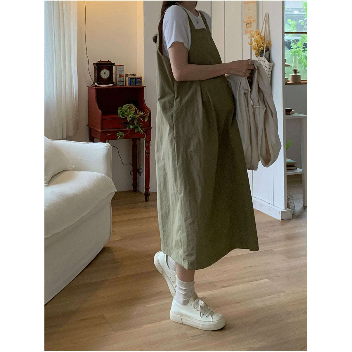 MUMMY.cc:純色吊帶背心連身裙