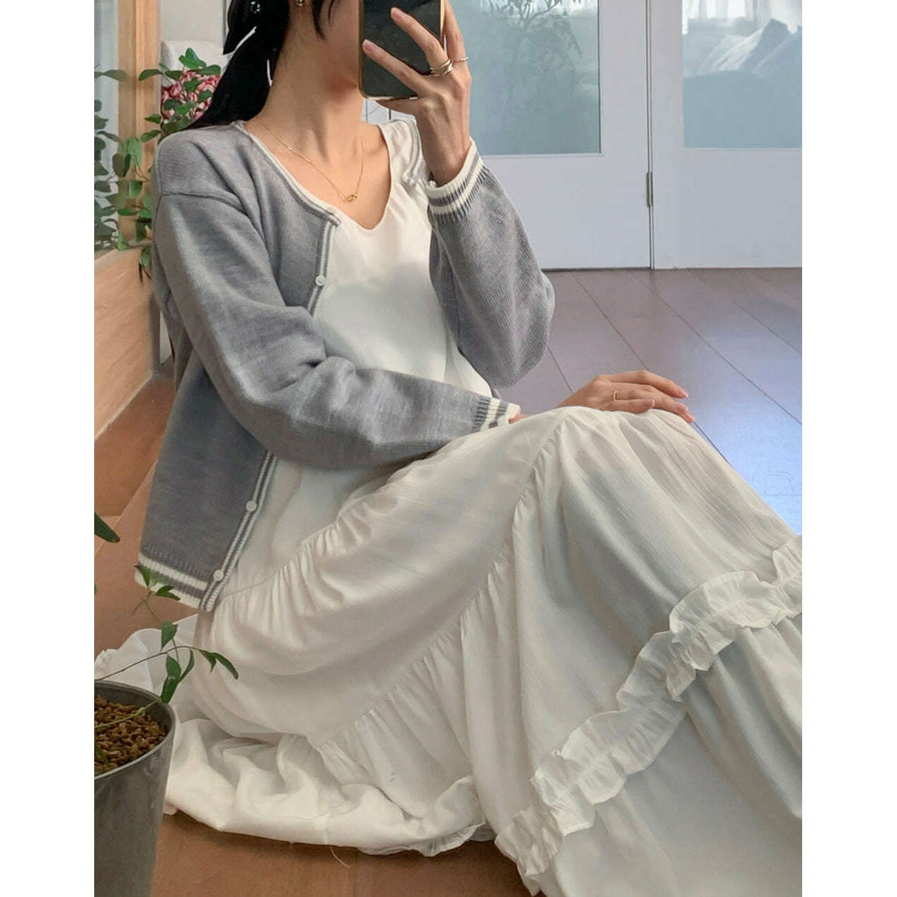MUMMY.cc:甜美荷葉邊吊帶連身裙