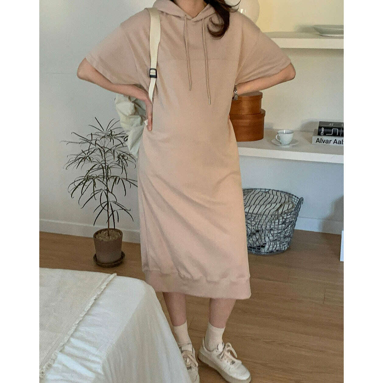 MUMMY.cc:Hood back slit dress