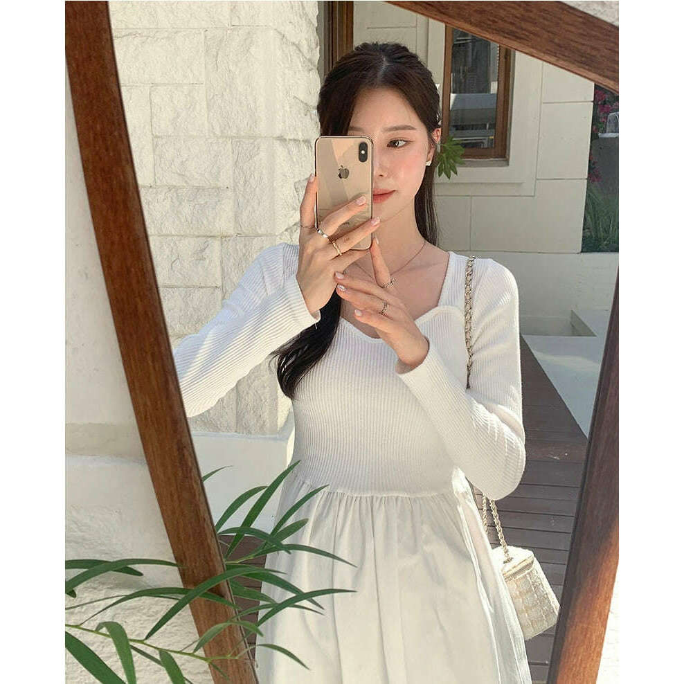 MUMMY.cc:秋季孕婦心領百搭連身裙