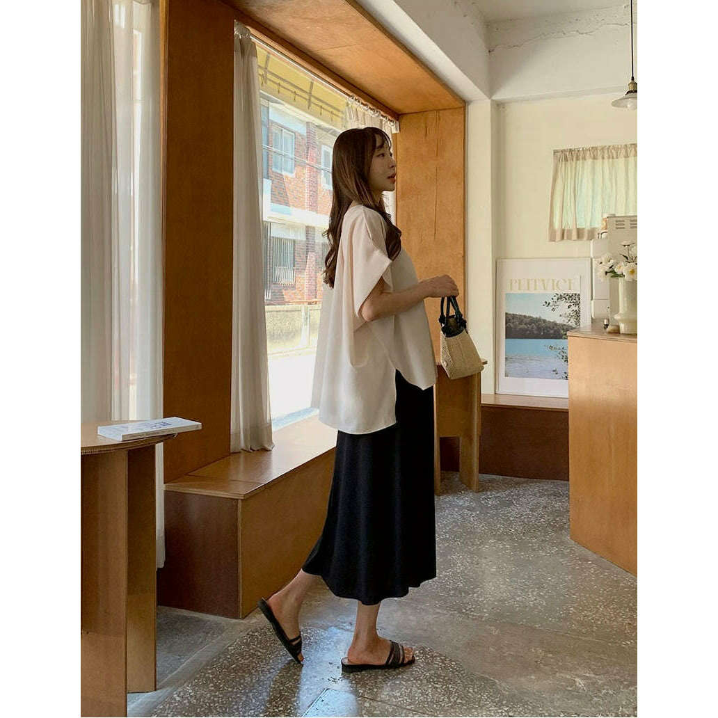 MUMMY.cc:簡約寬鬆蝙蝠袖圓領上衣
