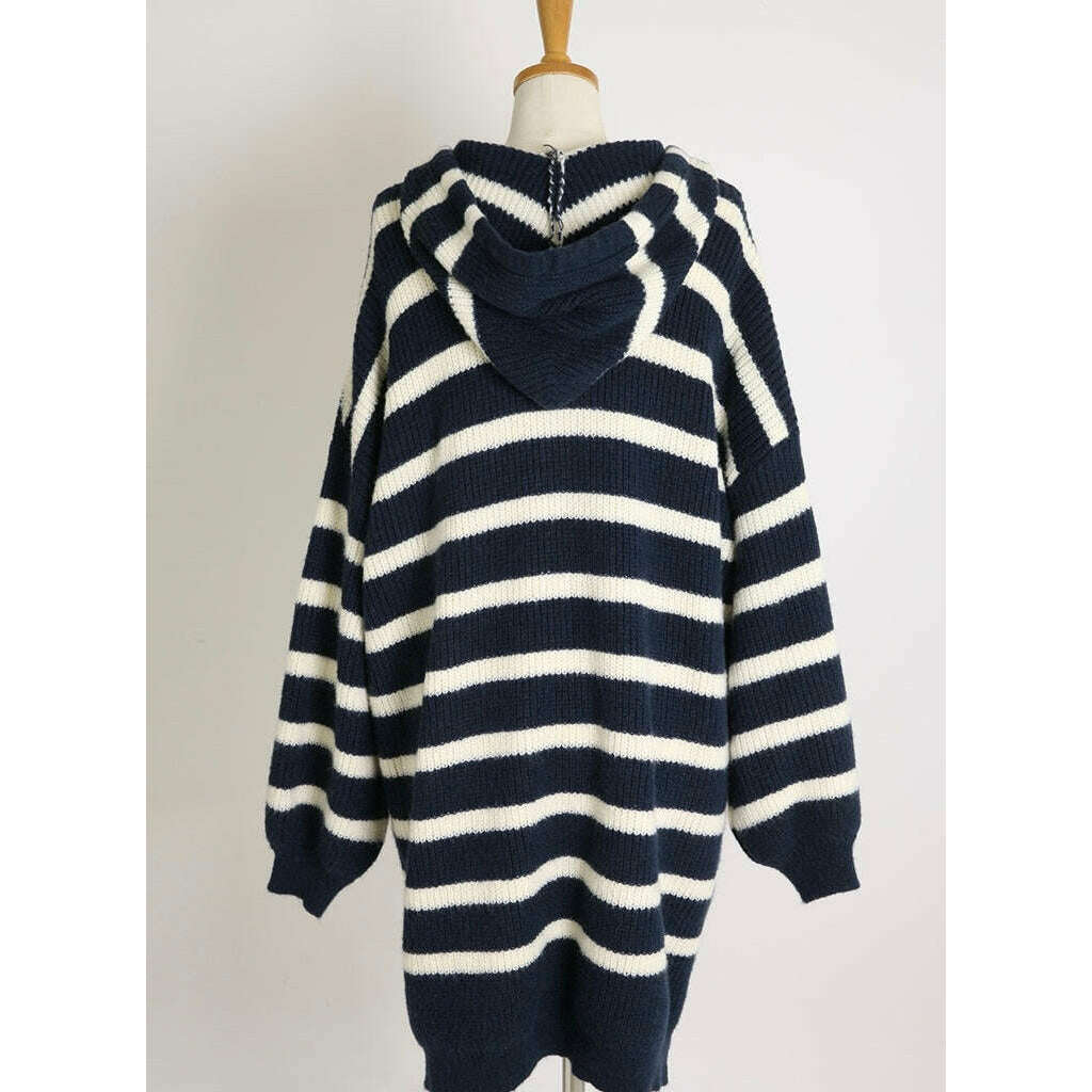 MUMMY.cc:Hood knit stripe casual one-piece