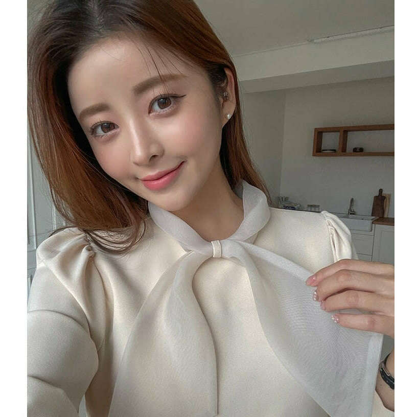 MUMMY.cc:高貴氣質絲巾領結連身裙