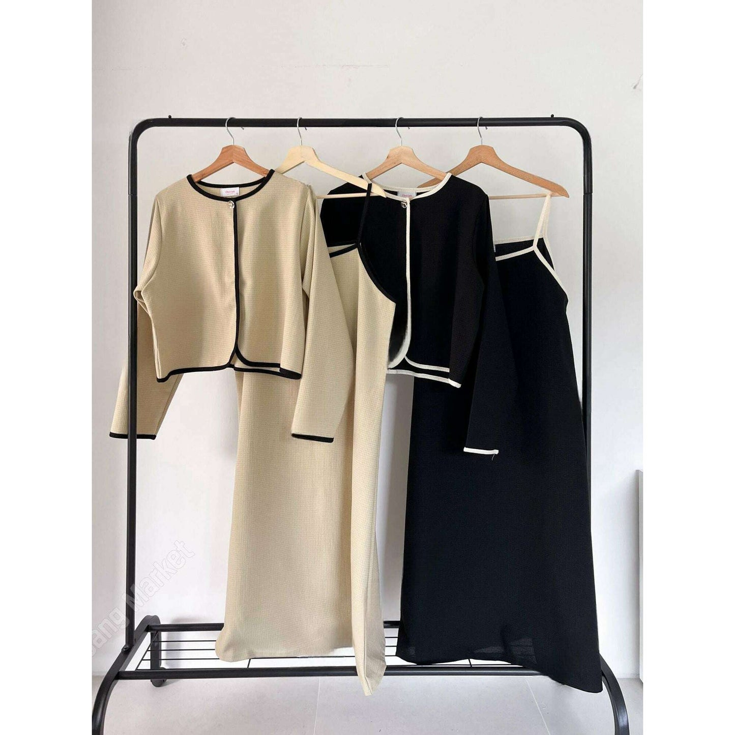 MUMMY.cc:寬鬆加大碼吊帶拼色透鈕套裝