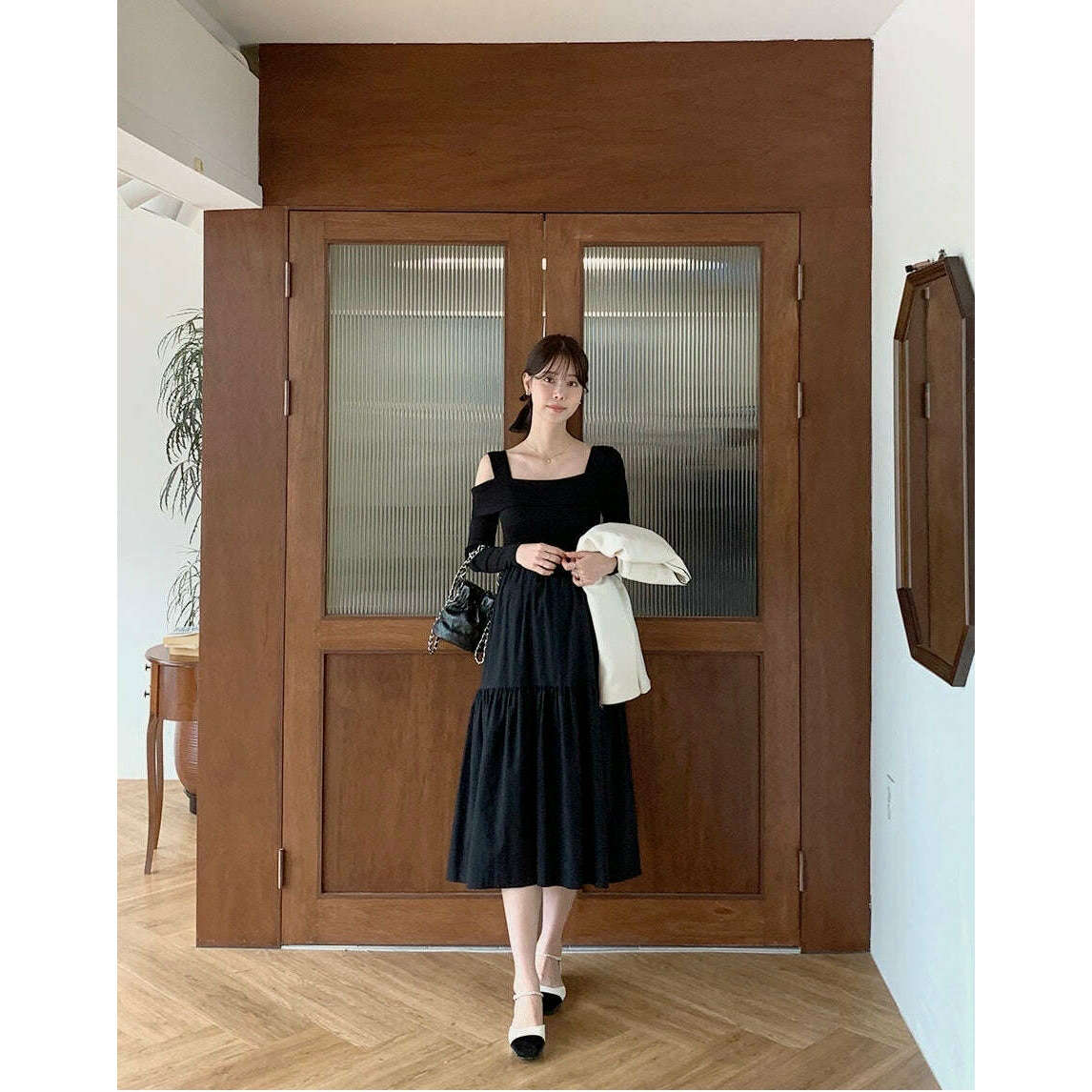 MUMMY.cc:單露肩長袖層層連身裙