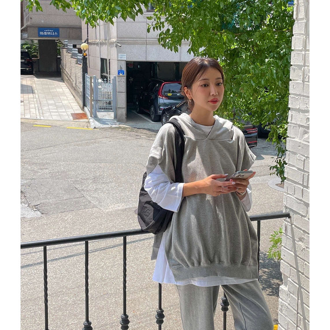MUMMY.cc:休閒風舒適無袖連帽衛衣