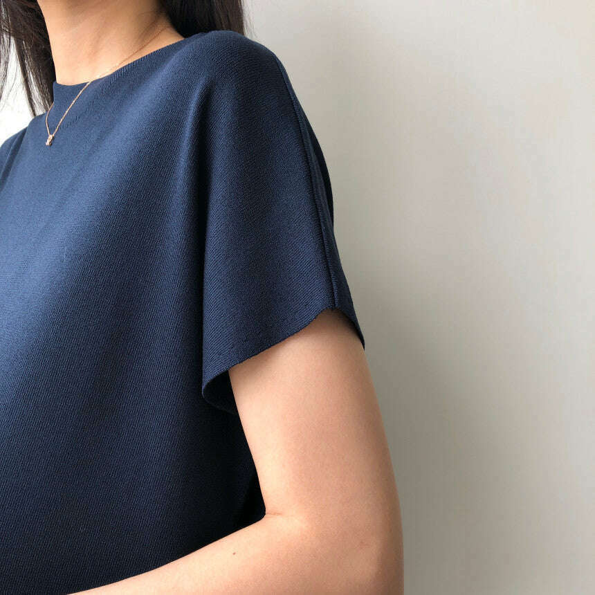 MUMMY.cc:純色圓領夏季針織側開衩連身裙