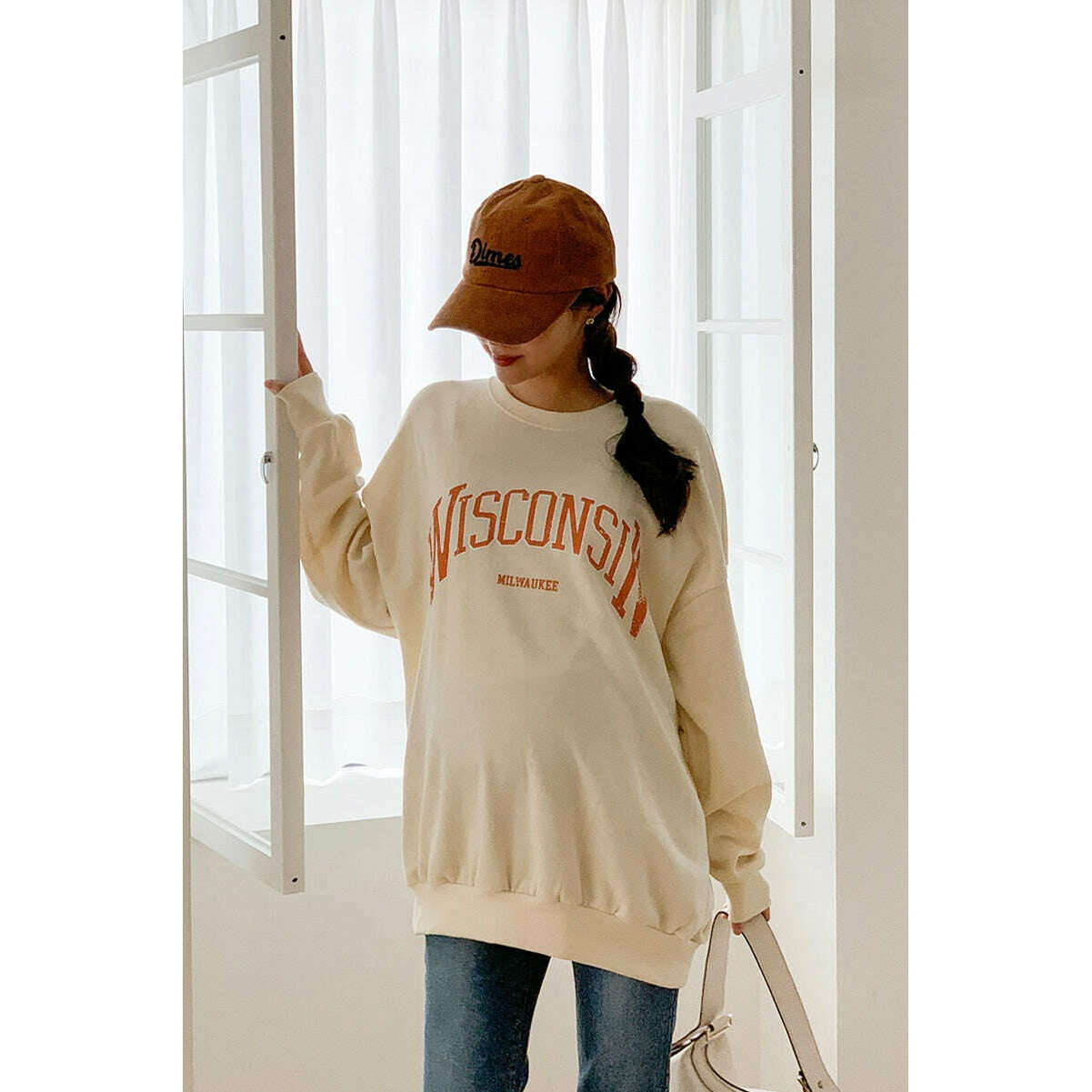 MUMMY.cc:Wisconsin loose fit sweater
