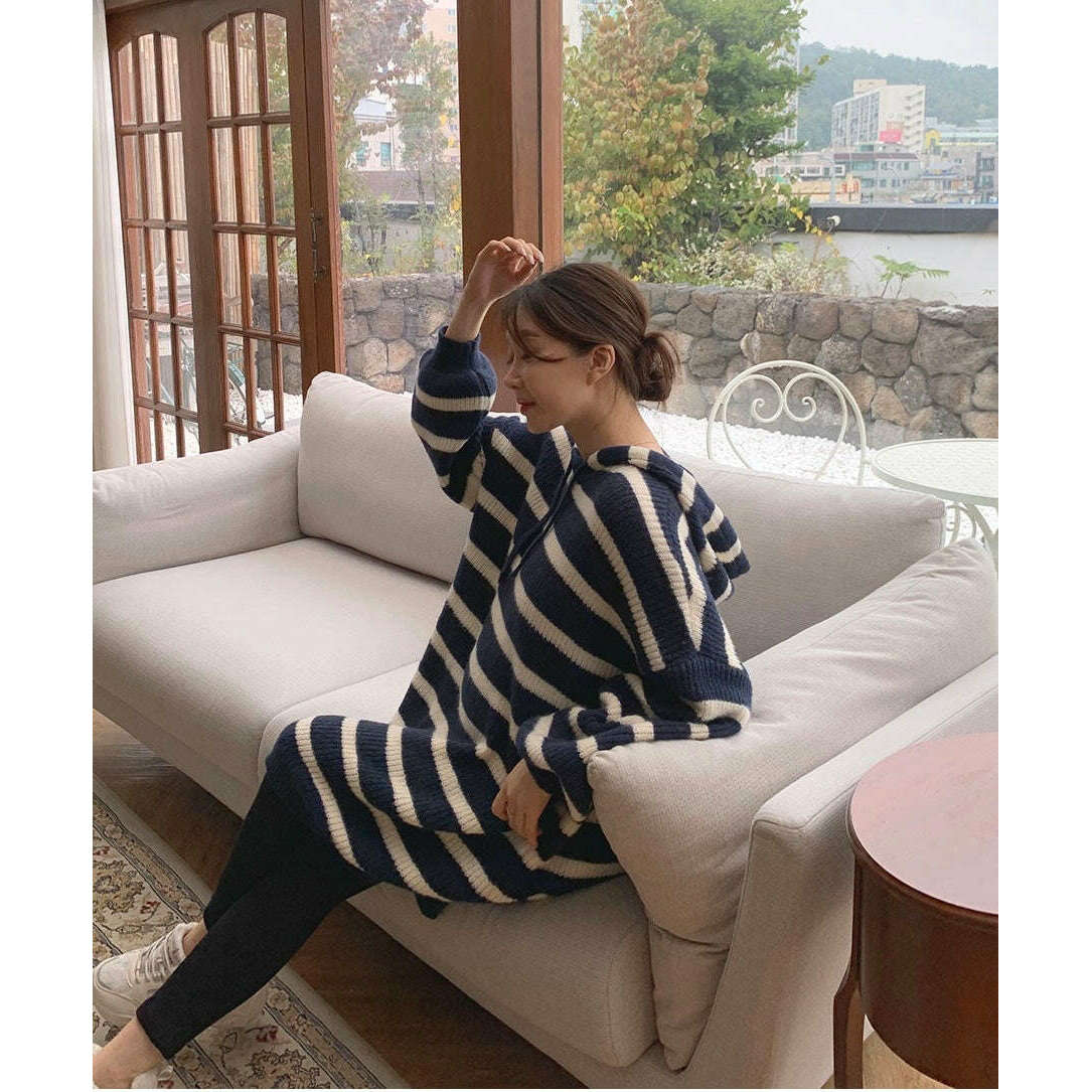 MUMMY.cc:Hood knit stripe casual one-piece
