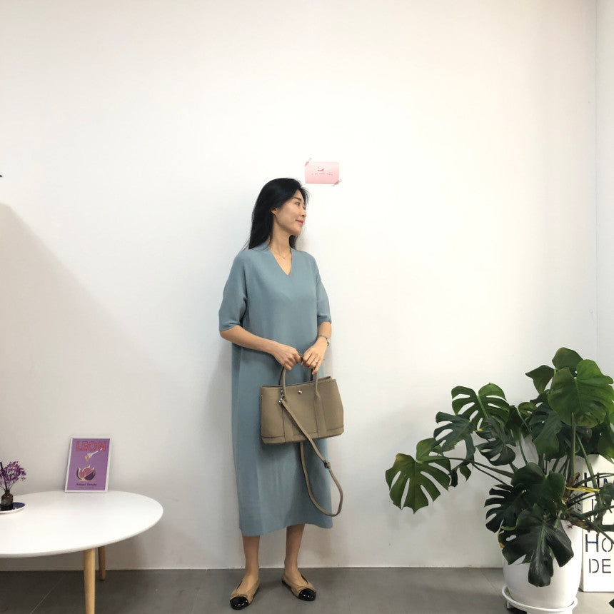 V領針織優雅連身裙