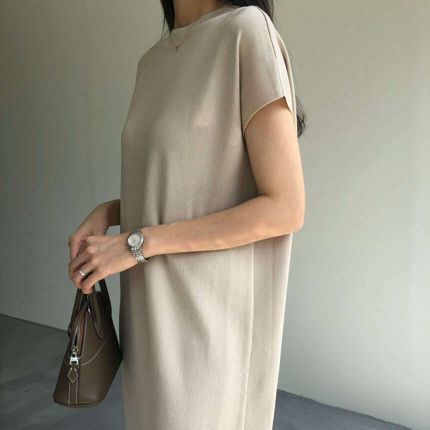 MUMMY.cc:純色圓領夏季針織側開衩連身裙