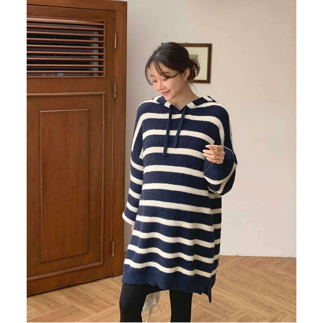 MUMMY.cc:Hood knit stripe casual one-piece