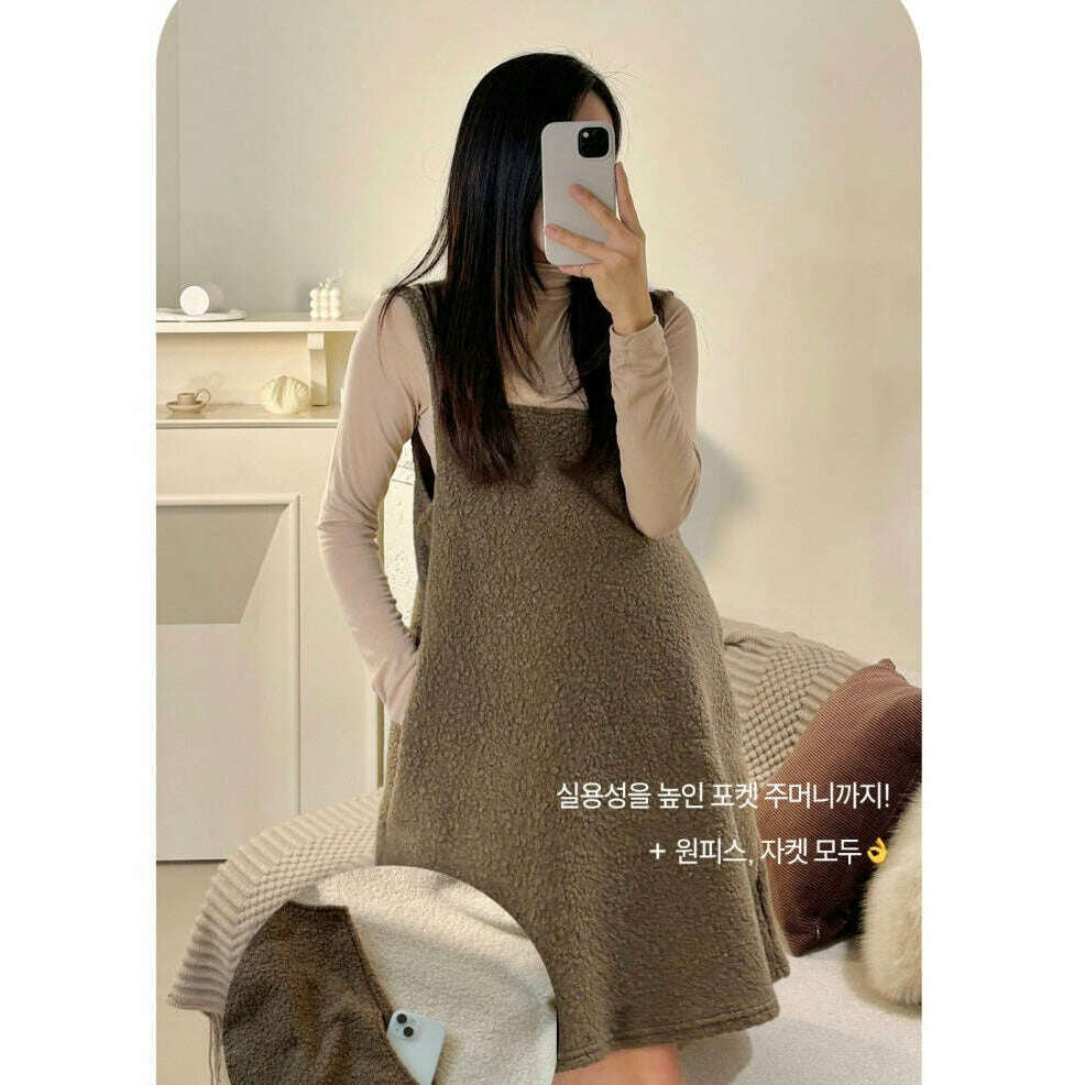 MUMMY.cc:毛呢方領吊帶背心連身短裙