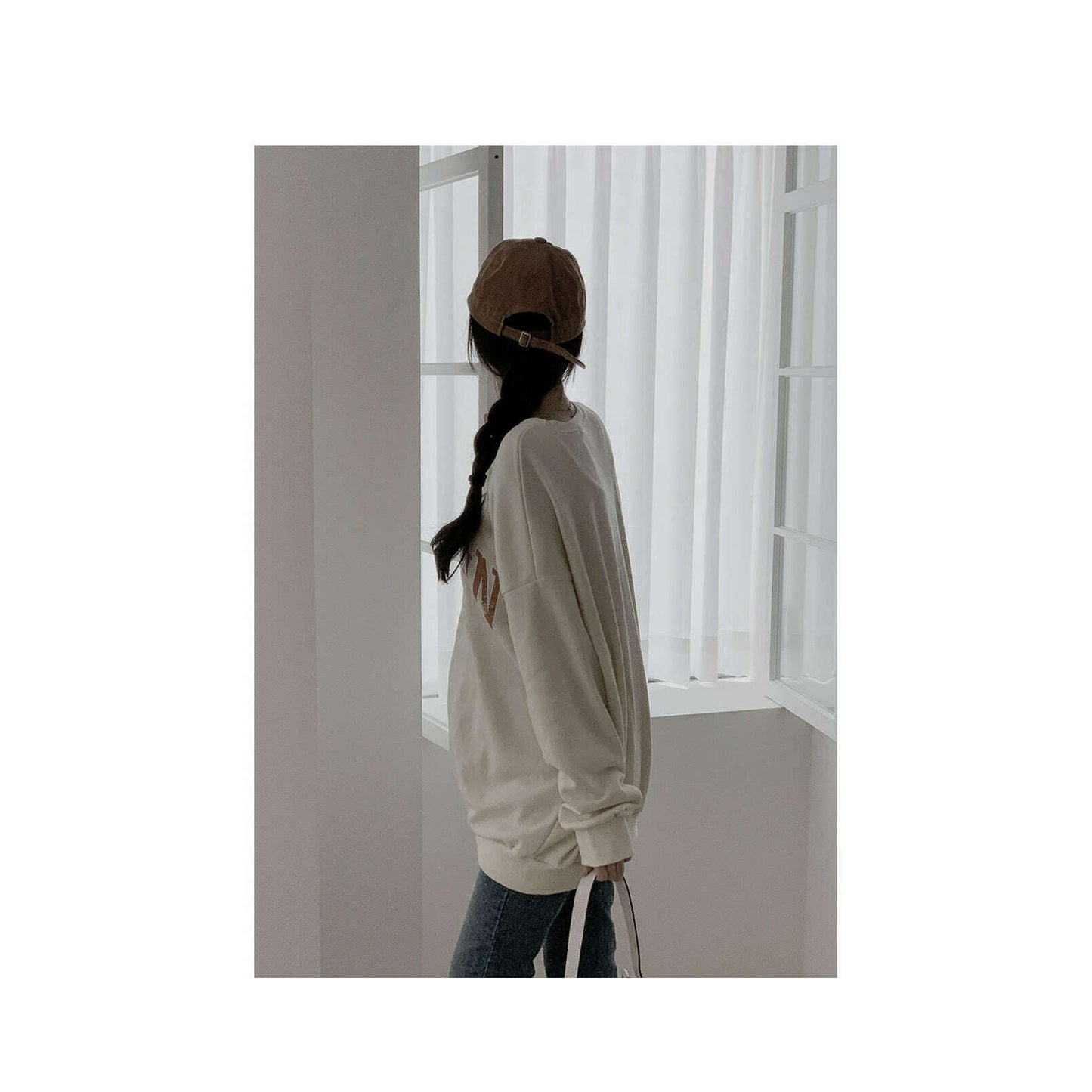MUMMY.cc:Wisconsin loose fit sweater