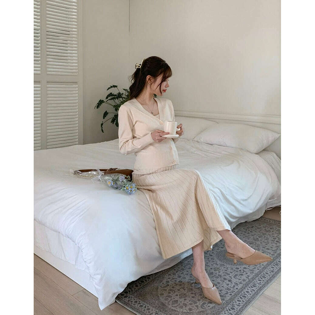 MUMMY.cc:Vanilla sleeveless set ops