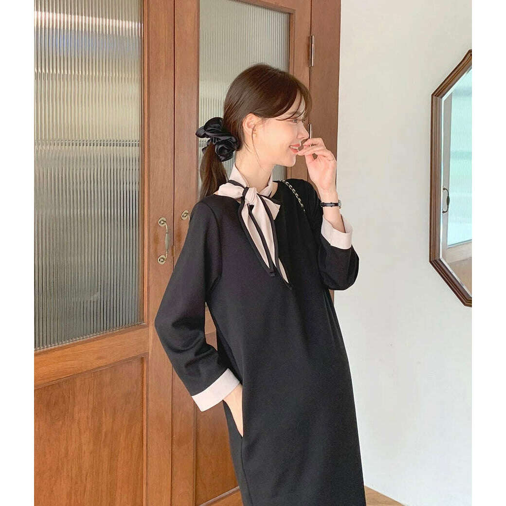 MUMMY.cc:簡約撞色帶方巾連身裙