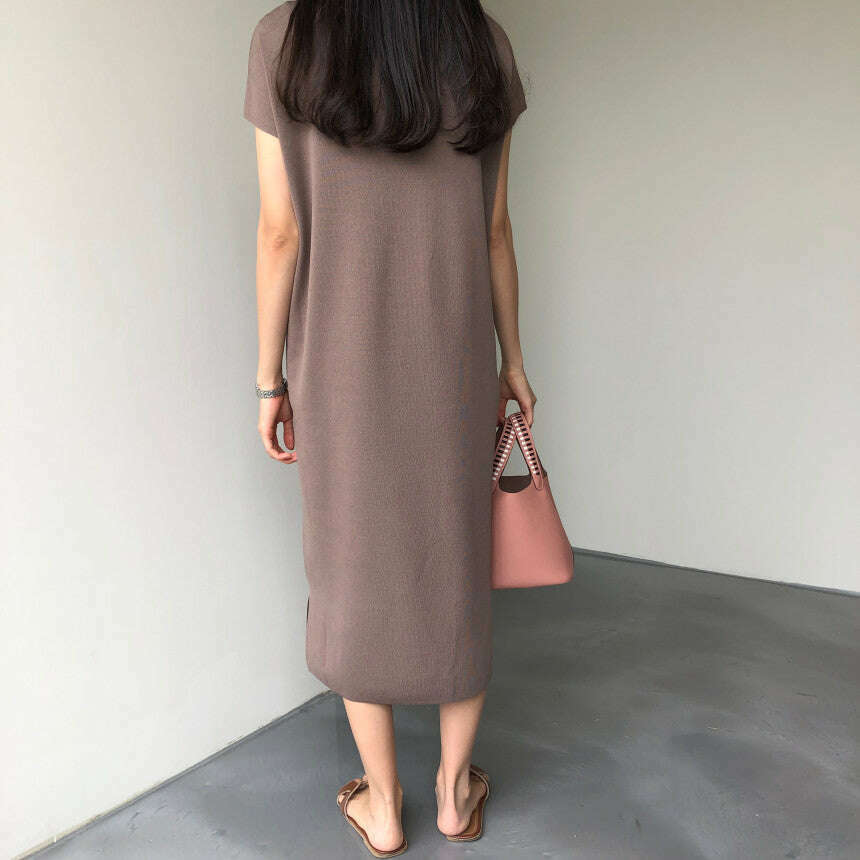 MUMMY.cc:純色圓領夏季針織側開衩連身裙