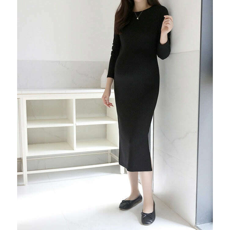 MUMMY.cc:長袖簡約修身連身裙