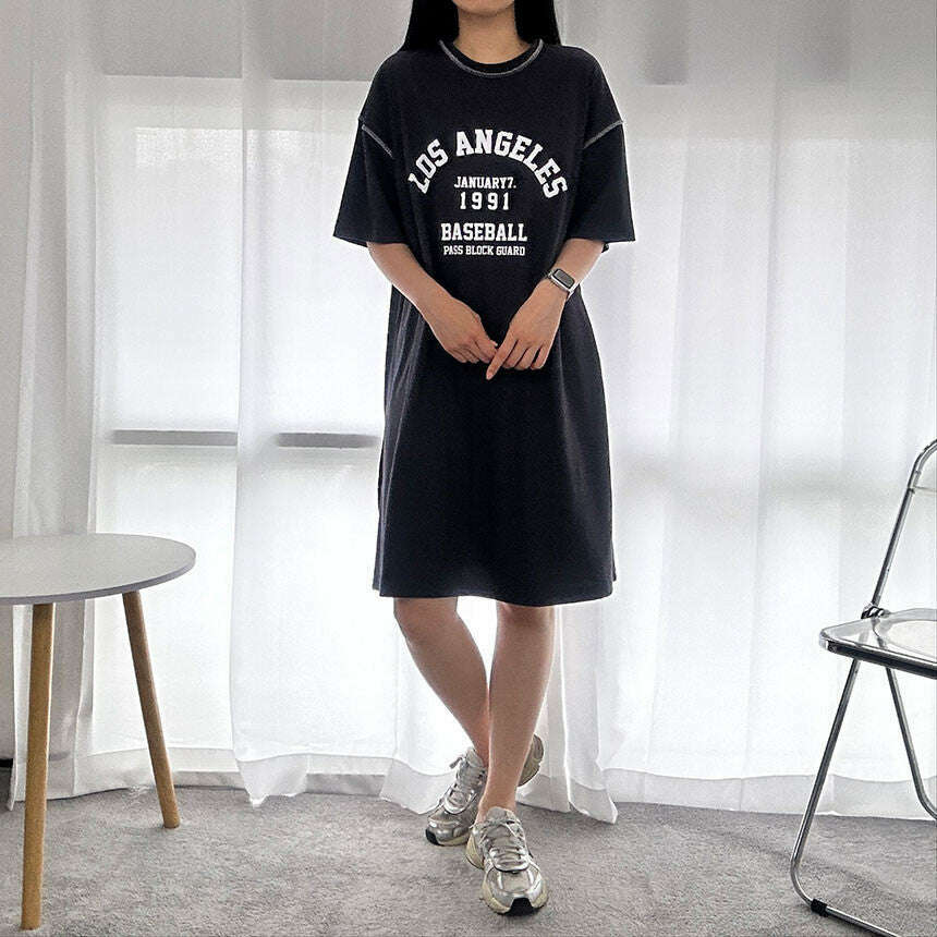 MUMMY.cc:休閒字母T恤連身裙