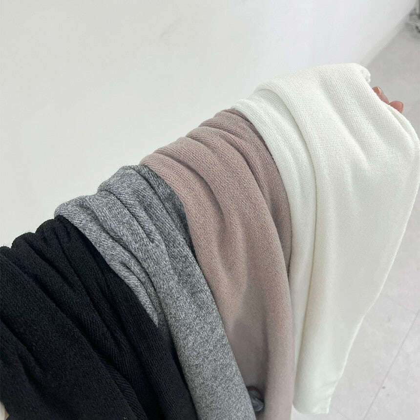 MUMMY.cc:短袖彈性V領修身連身裙