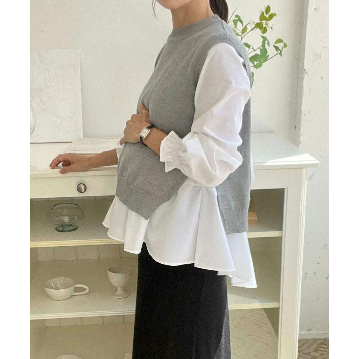 MUMMY.cc:荷葉邊長袖襯衫後開衩針織套裝