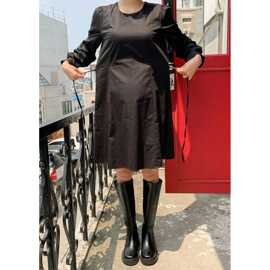 MUMMY.cc:春秋圓領長袖收腰綁帶連身短裙