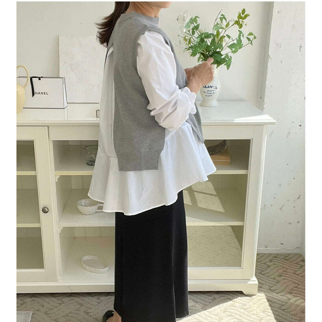 MUMMY.cc:荷葉邊長袖襯衫後開衩針織套裝