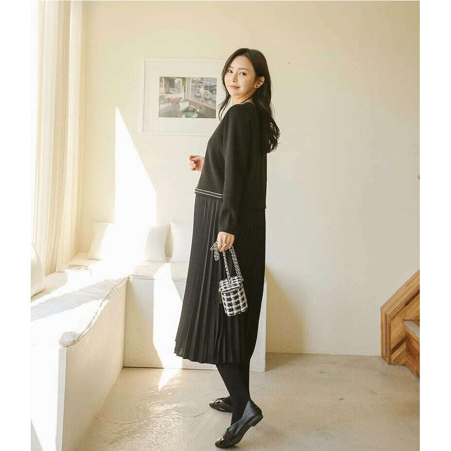 MUMMY.cc:針織小香風假兩件收腰連身裙
