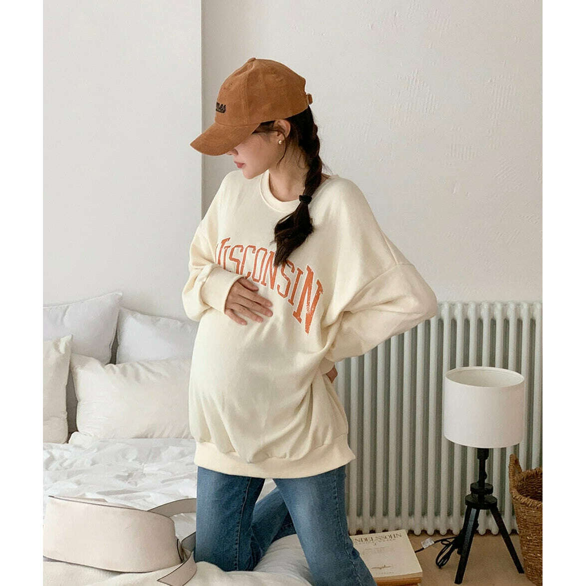 MUMMY.cc:Wisconsin loose fit sweater
