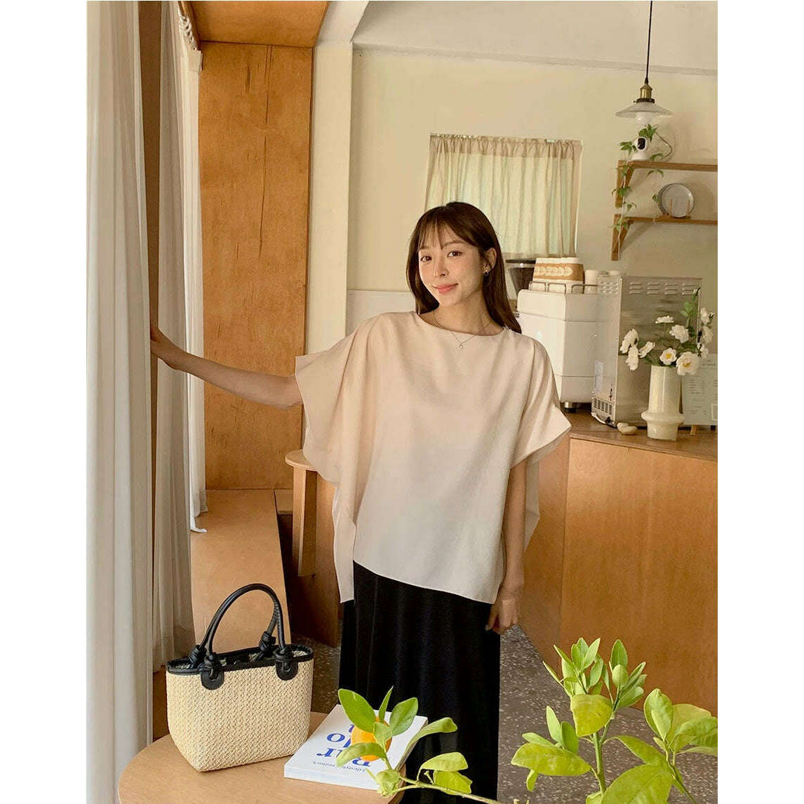 MUMMY.cc:簡約寬鬆蝙蝠袖圓領上衣