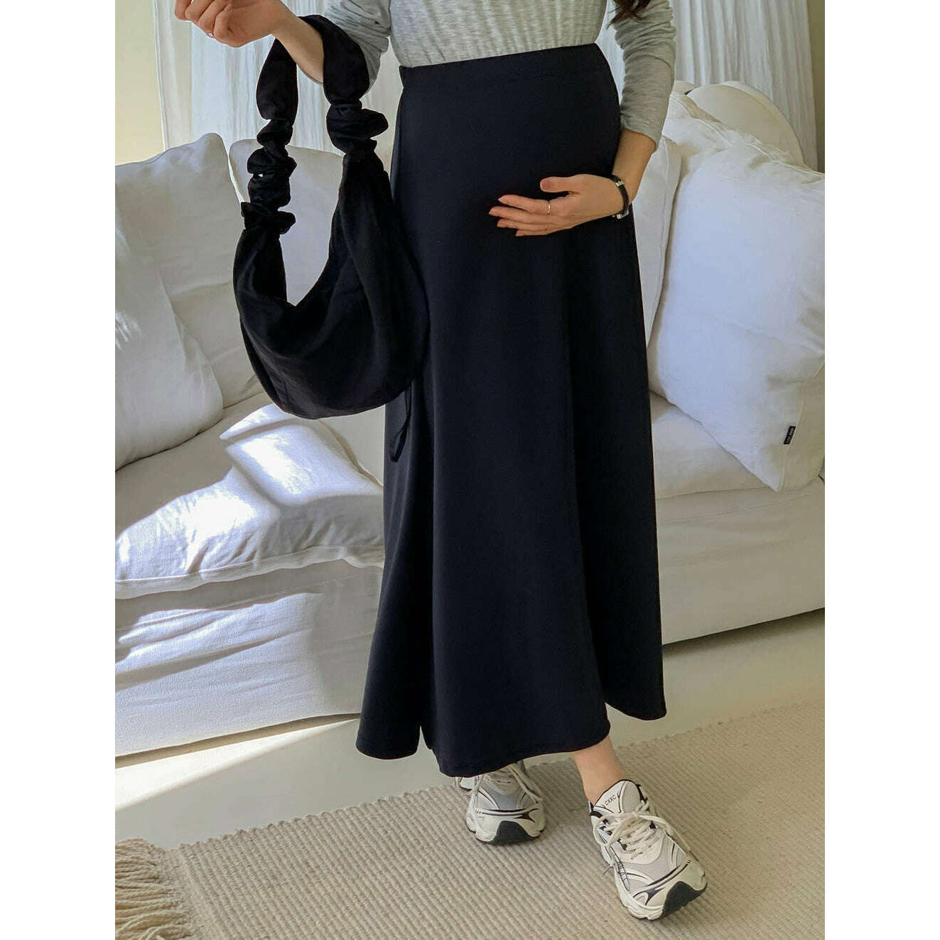 MUMMY.cc:孕婦高腰半截側開叉長裙