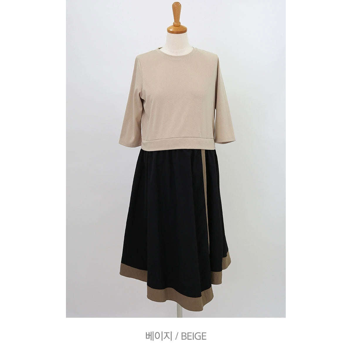 MUMMY.cc:圓領T恤拼接7分袖假兩件連身裙(新款預訂):Beige / Beige